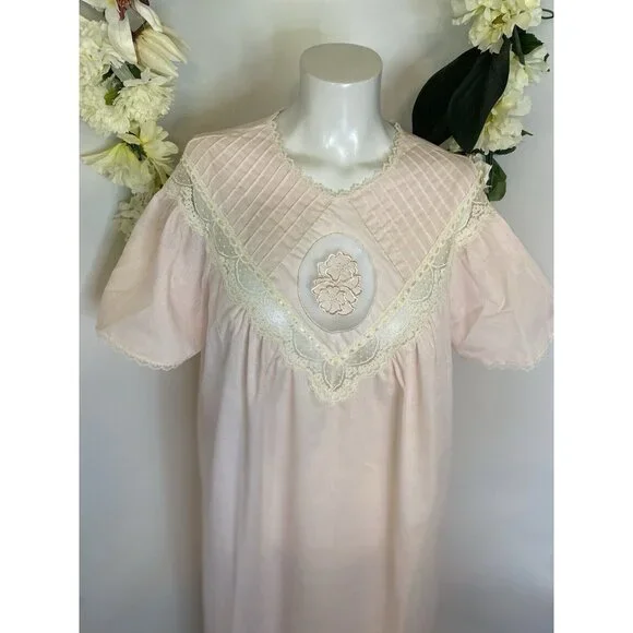 Vintage Gilead Nightgown Cotton Blend Pink Nightie Lace Trim Nightie‎ S USA NWOT